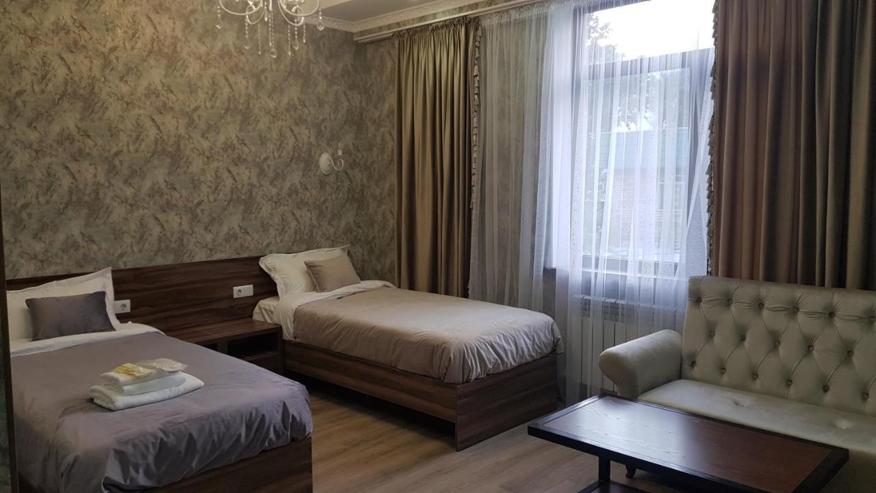 Nomad Hotel Bishkek Halal Екстериор снимка