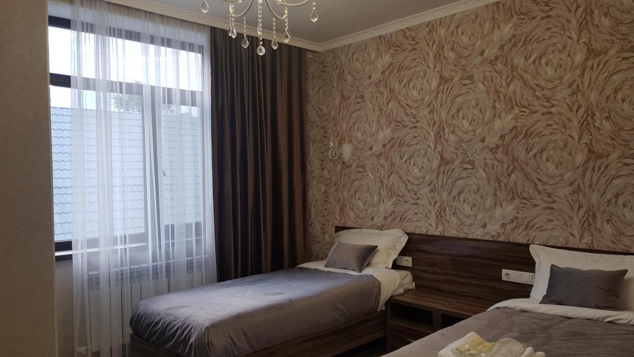 Nomad Hotel Bishkek Halal Екстериор снимка