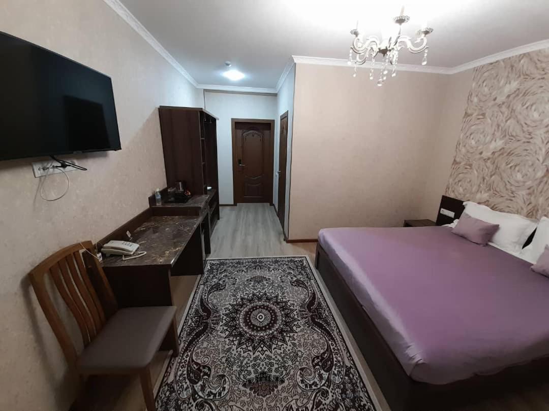 Nomad Hotel Bishkek Halal Екстериор снимка