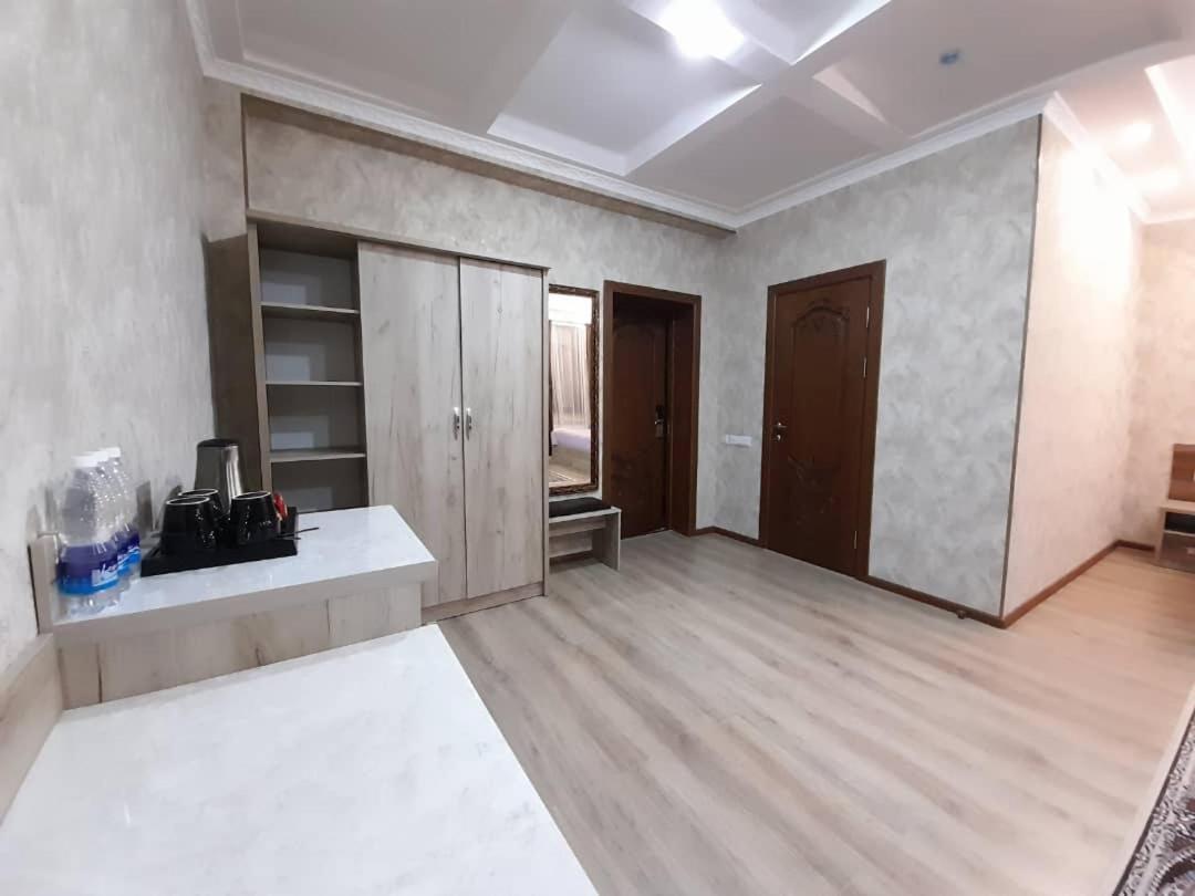 Nomad Hotel Bishkek Halal Екстериор снимка